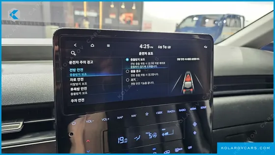 HYUNDAI STARIA CARGO 5-SEATER
