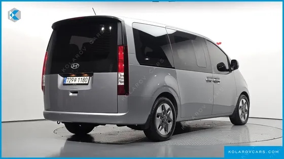 HYUNDAI STARIA 4WD TOURER 11-SEATER