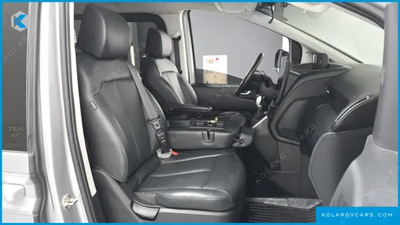 HYUNDAI STARIA 4WD TOURER 11-SEATER