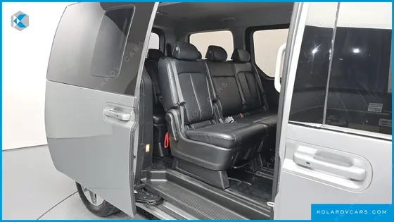 HYUNDAI STARIA 4WD TOURER 11-SEATER
