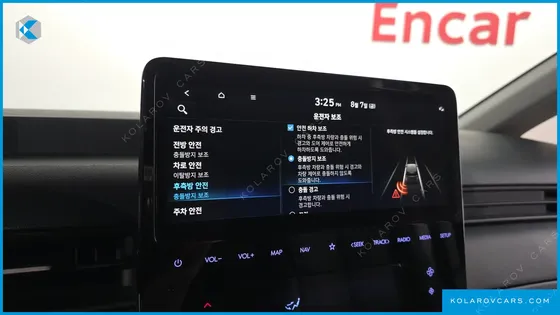 HYUNDAI STARIA 4WD TOURER 11-SEATER