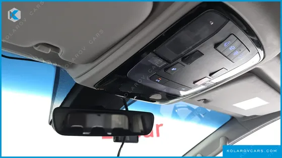HYUNDAI STARIA 4WD TOURER 11-SEATER