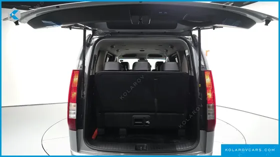 HYUNDAI STARIA 4WD TOURER 11-SEATER