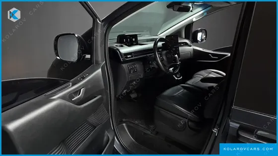 HYUNDAI STARIA TOURER 11-SEATER