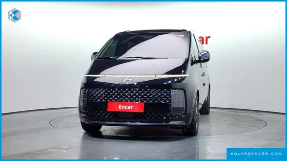 HYUNDAI STARIA LOUNGE 9-SEATER
