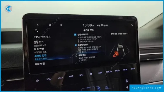 HYUNDAI STARIA LOUNGE 9-SEATER