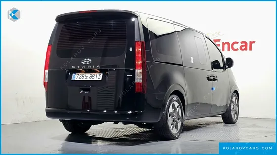 HYUNDAI STARIA 4WD TOURER 11-SEATER