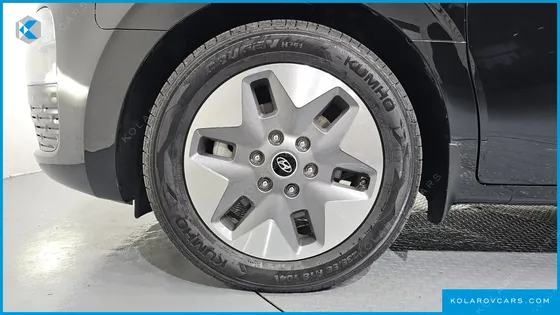 HYUNDAI STARIA 4WD TOURER 11-SEATER