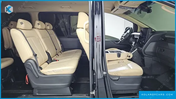 HYUNDAI STARIA 4WD TOURER 11-SEATER