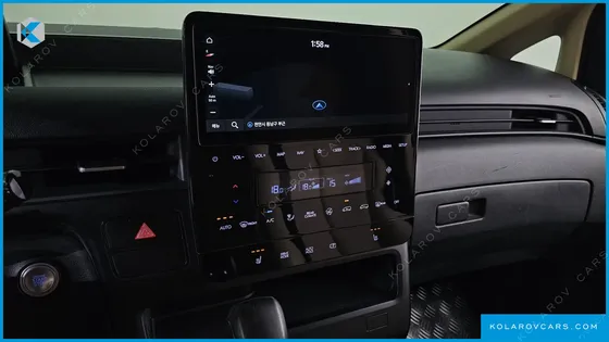 HYUNDAI STARIA 4WD TOURER 11-SEATER