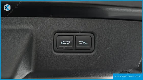 HYUNDAI STARIA 4WD TOURER 11-SEATER