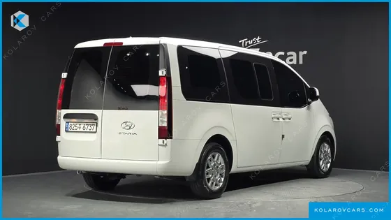 HYUNDAI STARIA CARGO 5-SEATER