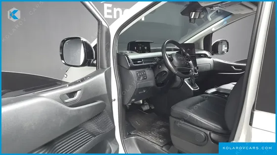 HYUNDAI STARIA CARGO 5-SEATER