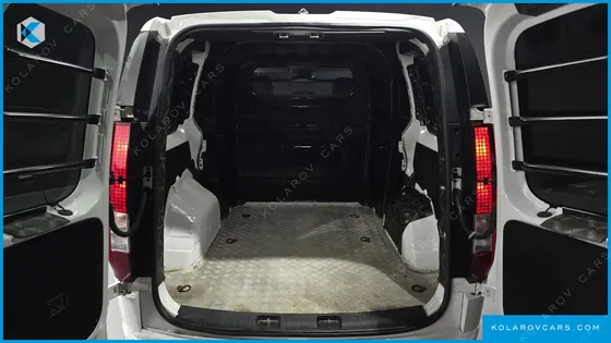 HYUNDAI STARIA CARGO 5-SEATER