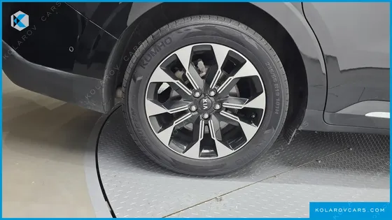 KIA CARNIVAL DIESEL 7-SEATER SIGNATURE