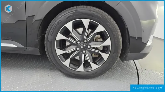 KIA CARNIVAL DIESEL 7-SEATER SIGNATURE