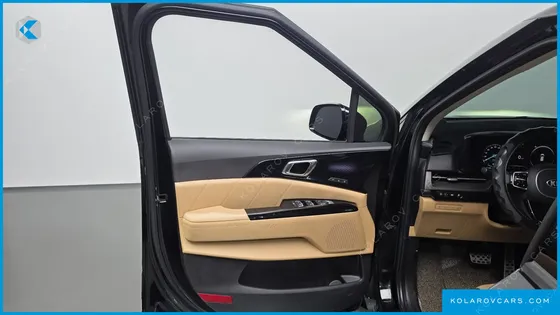 KIA CARNIVAL DIESEL 7-SEATER SIGNATURE