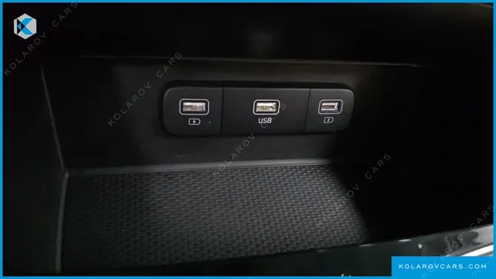 KIA CARNIVAL DIESEL 7-SEATER SIGNATURE