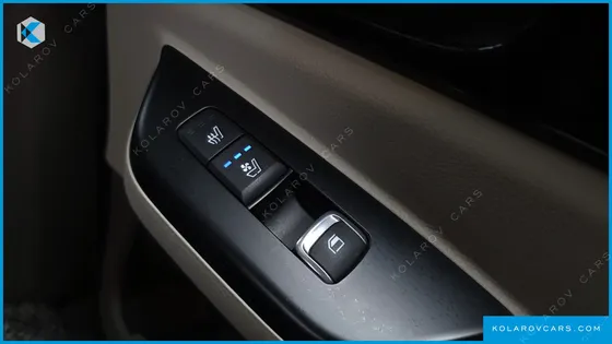 KIA CARNIVAL DIESEL 9-SEATER PRESTIGE