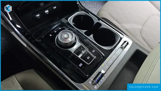 KIA CARNIVAL DIESEL 9-SEATER NOBLESSE