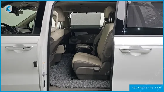 KIA CARNIVAL DIESEL 9-SEATER NOBLESSE