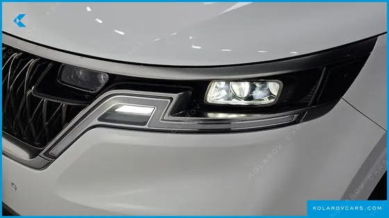 KIA CARNIVAL DIESEL 9-SEATER NOBLESSE