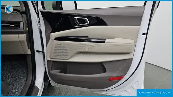KIA CARNIVAL DIESEL 9-SEATER NOBLESSE