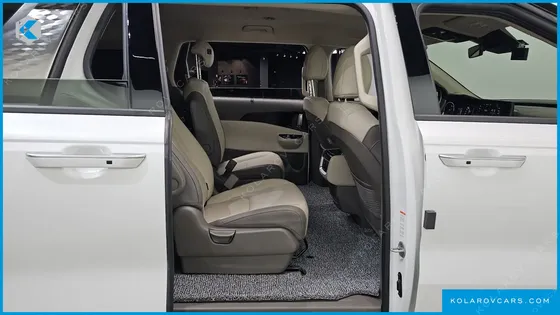KIA CARNIVAL DIESEL 9-SEATER NOBLESSE