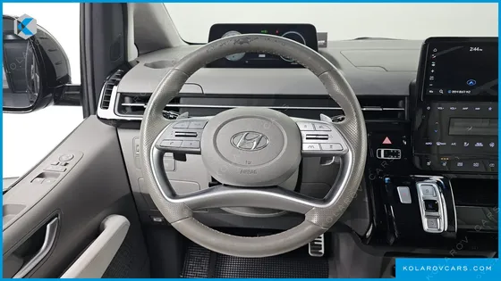 HYUNDAI STARIA L3.5 LOUNGE 9-SEATER