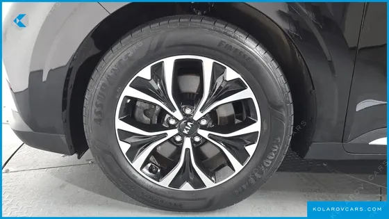 KIA CARNIVAL DIESEL 9-SEATER NOBLESSE