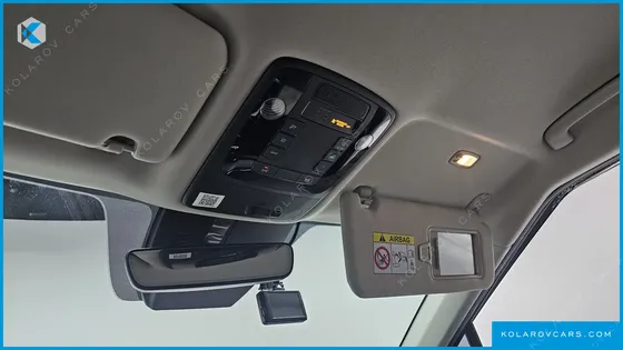 KIA CARNIVAL DIESEL 9-SEATER NOBLESSE