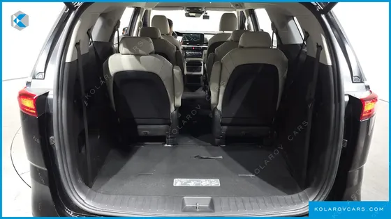 KIA CARNIVAL DIESEL 9-SEATER NOBLESSE