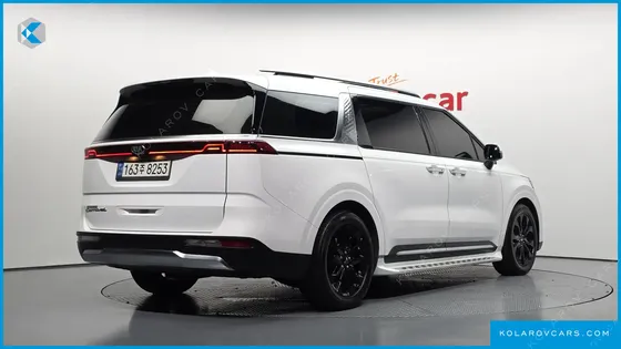 KIA CARNIVAL DIESEL 9-SEATER SIGNATURE