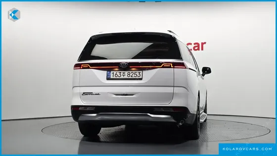 KIA CARNIVAL DIESEL 9-SEATER SIGNATURE