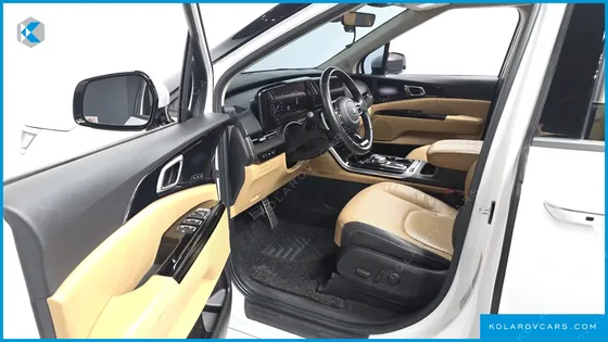 KIA CARNIVAL DIESEL 9-SEATER SIGNATURE