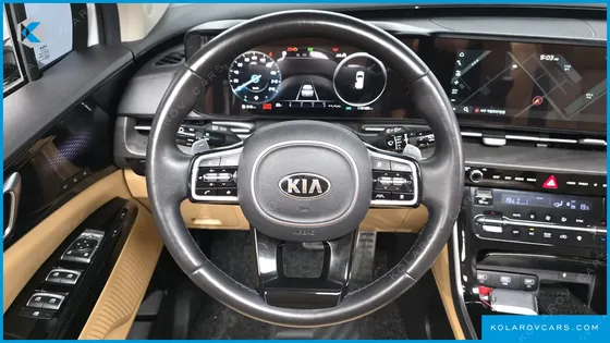 KIA CARNIVAL DIESEL 9-SEATER SIGNATURE