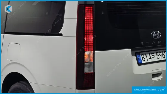 HYUNDAI STARIA CARGO 3-SEATER