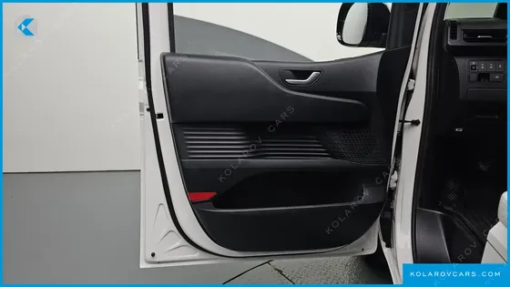 HYUNDAI STARIA CARGO 3-SEATER