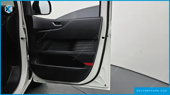 HYUNDAI STARIA CARGO 3-SEATER