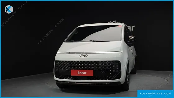 HYUNDAI STARIA LOUNGE 9-SEATER