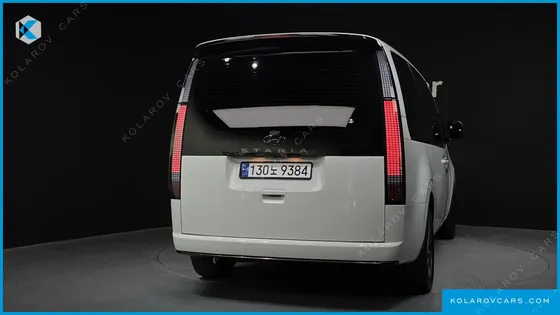 HYUNDAI STARIA LOUNGE 9-SEATER