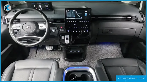 HYUNDAI STARIA LOUNGE 9-SEATER