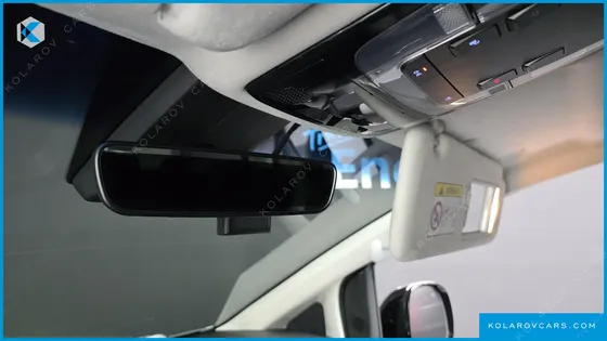 HYUNDAI STARIA LOUNGE 9-SEATER