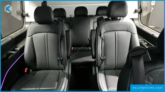 HYUNDAI STARIA LOUNGE 9-SEATER