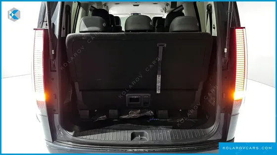 HYUNDAI STARIA LOUNGE 9-SEATER