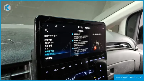 HYUNDAI STARIA LOUNGE 9-SEATER