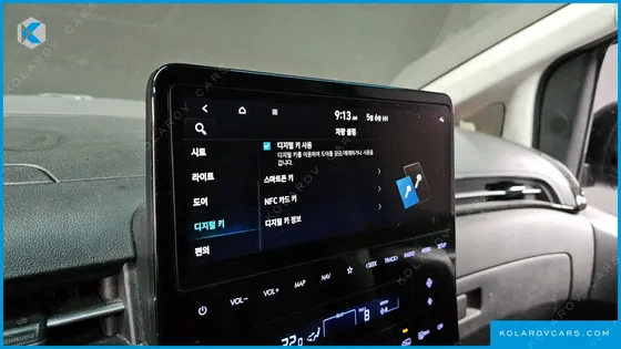 HYUNDAI STARIA LOUNGE 9-SEATER