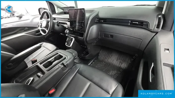 HYUNDAI STARIA L3.5 CARGO 3-SEATER