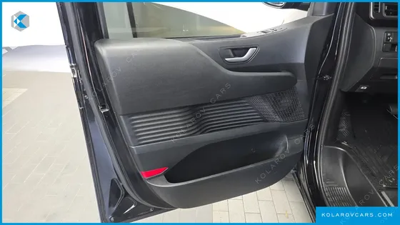 HYUNDAI STARIA L3.5 CARGO 3-SEATER