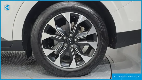 KIA CARNIVAL DIESEL 9-SEATER NOBLESSE